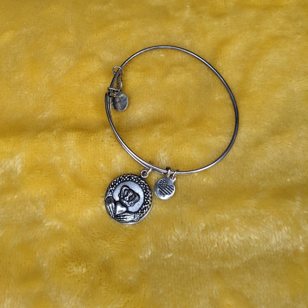 Claddagh Rafaelian Silver Alex & Ani Bracelet